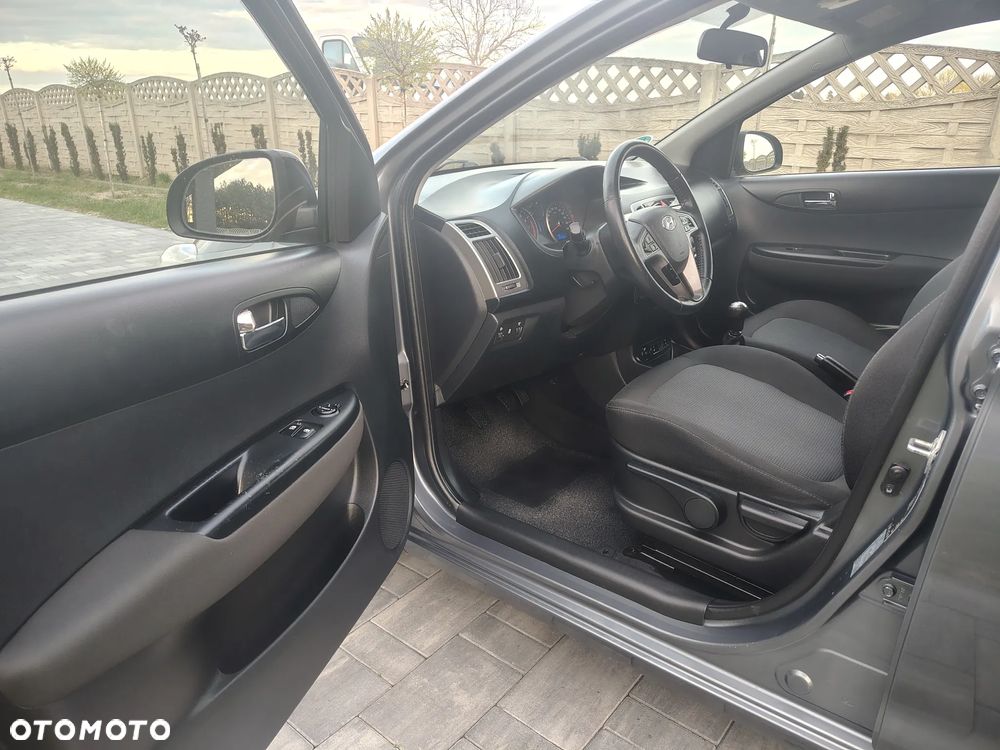 Hyundai i20 1.2 Fifa World Cup Edition - 12