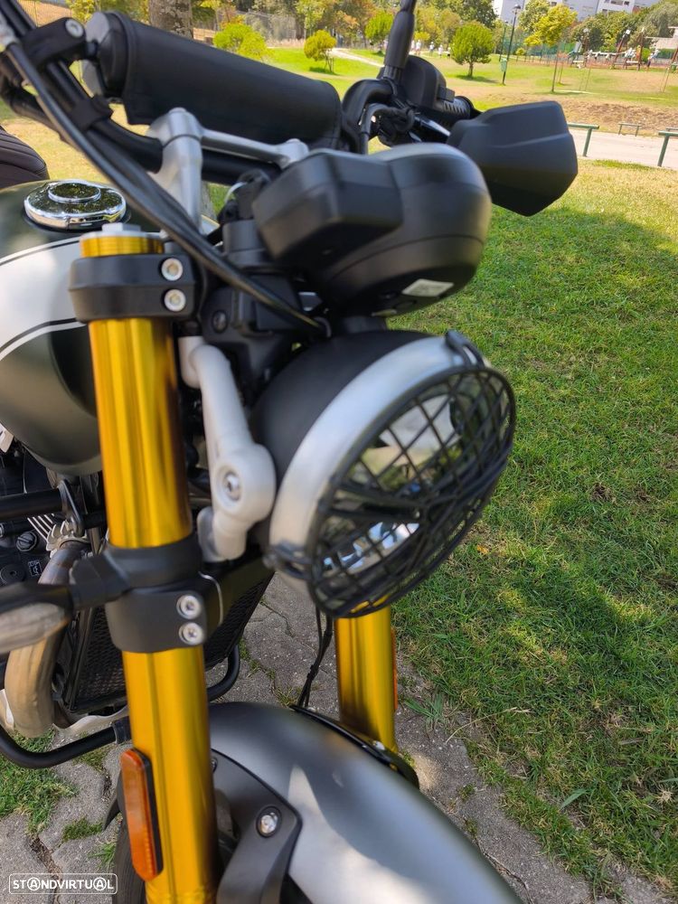 Triumph Scrambler 400 X - 12