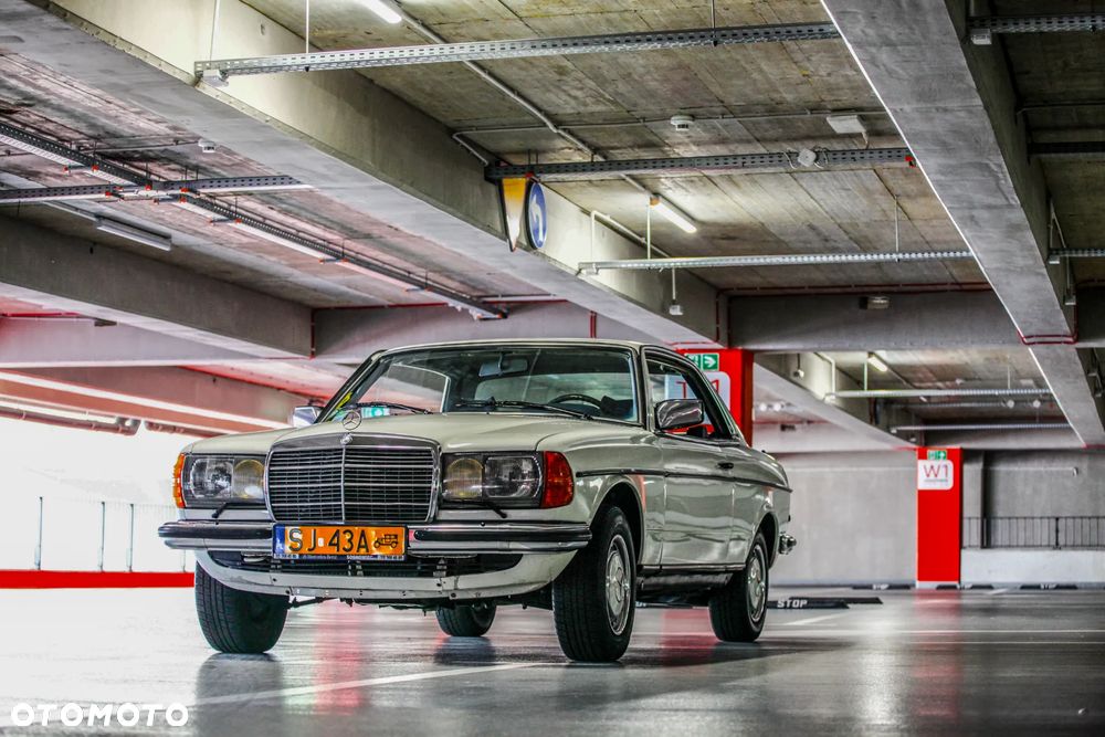 Mercedes-Benz W123 - 11