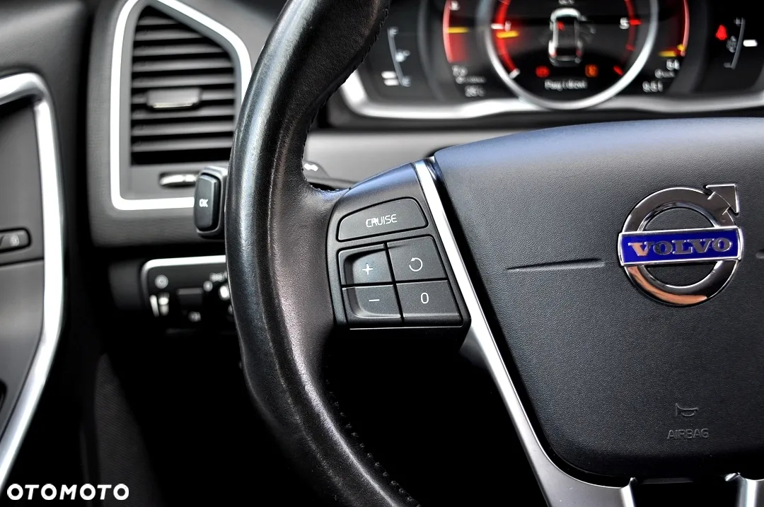 Volvo XC 60 D3 Drive-E Ocean Race - 33