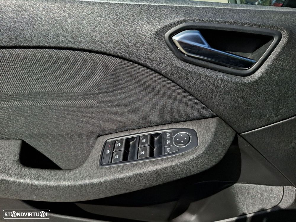 Renault Clio - 25