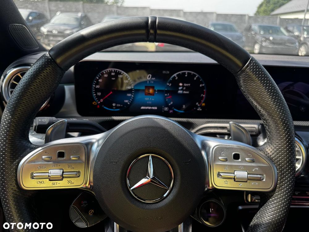 Mercedes-Benz CLA AMG 35 4Matic AMG Speedshift 7G-DCT - 26