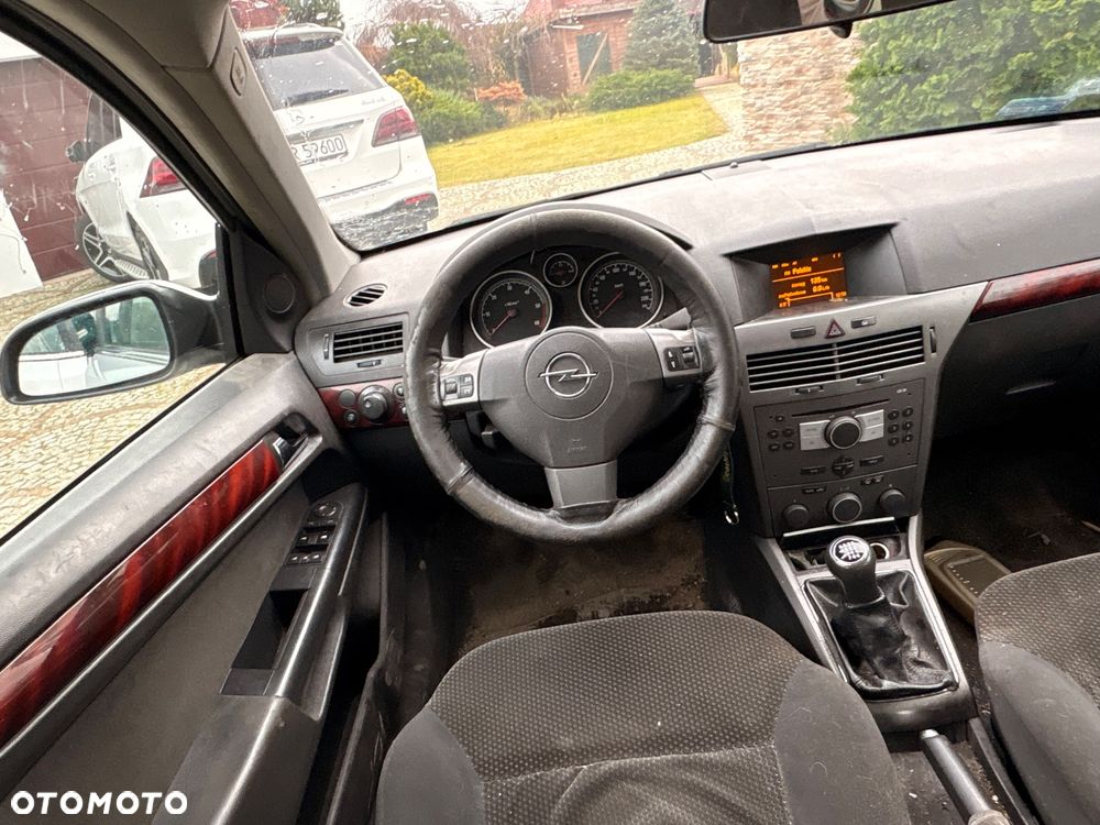 Opel Astra 1.9 CDTI Edition - 10