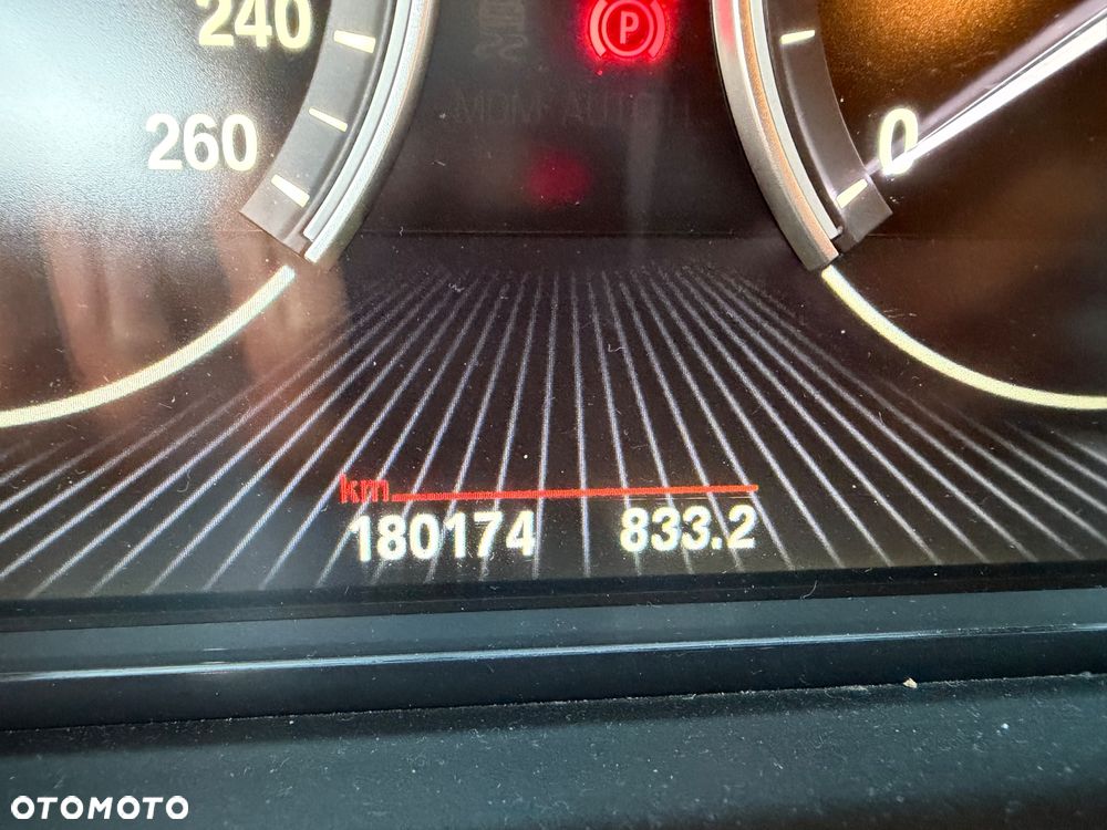 BMW Seria 5 530d xDrive - 13