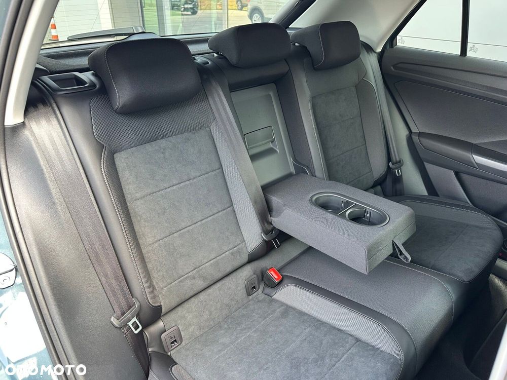 Volkswagen T-Roc - 17