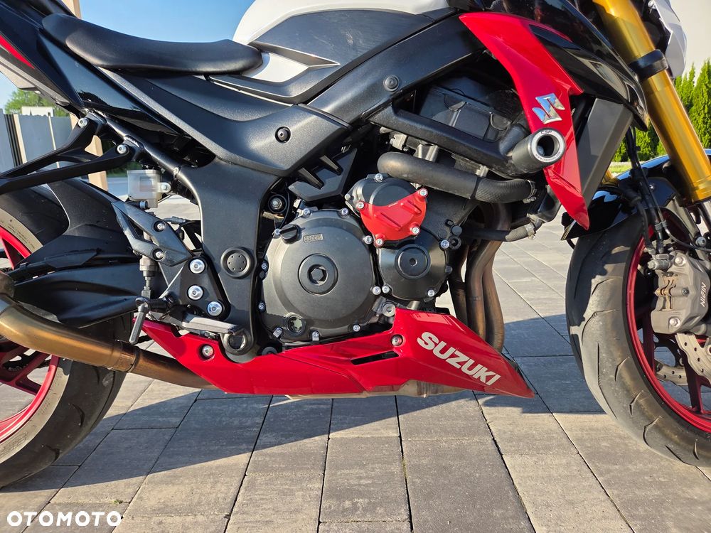 Suzuki GSX - 14