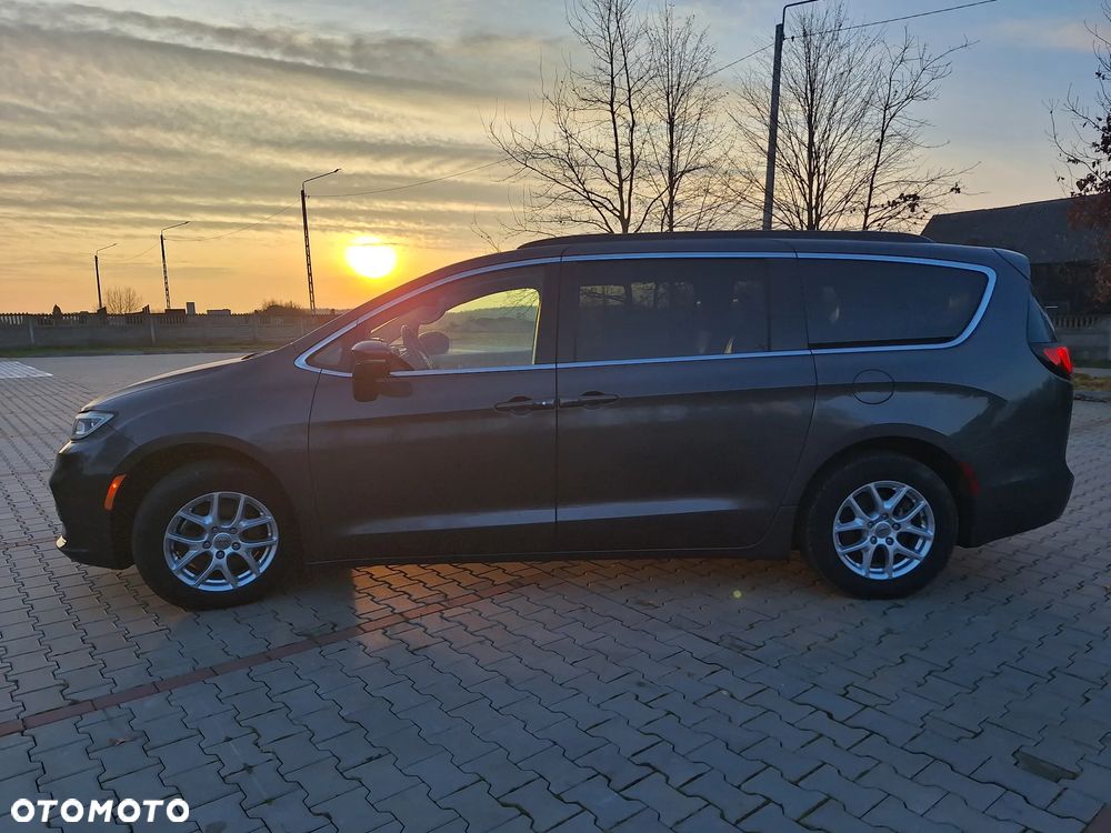 Chrysler Pacifica - 12