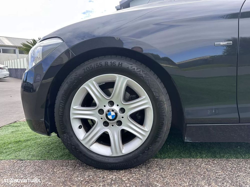 BMW 116 d EDynamics Line Sport — fotografia 23