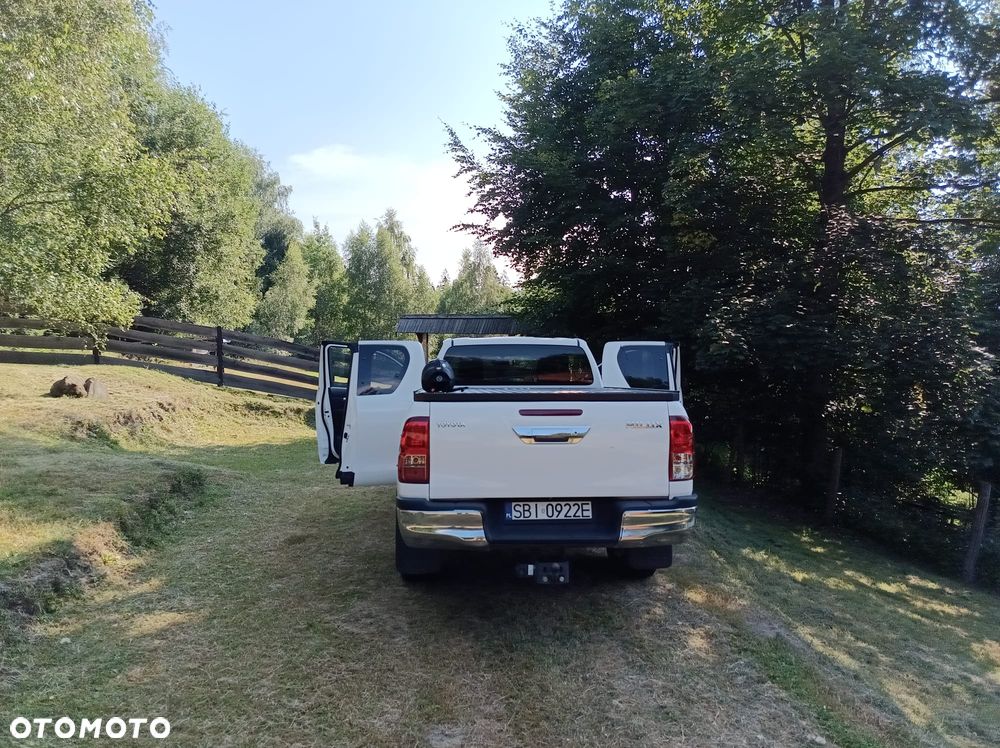 Toyota Hilux 4x4 Extra Cab Duty Comfort - 2