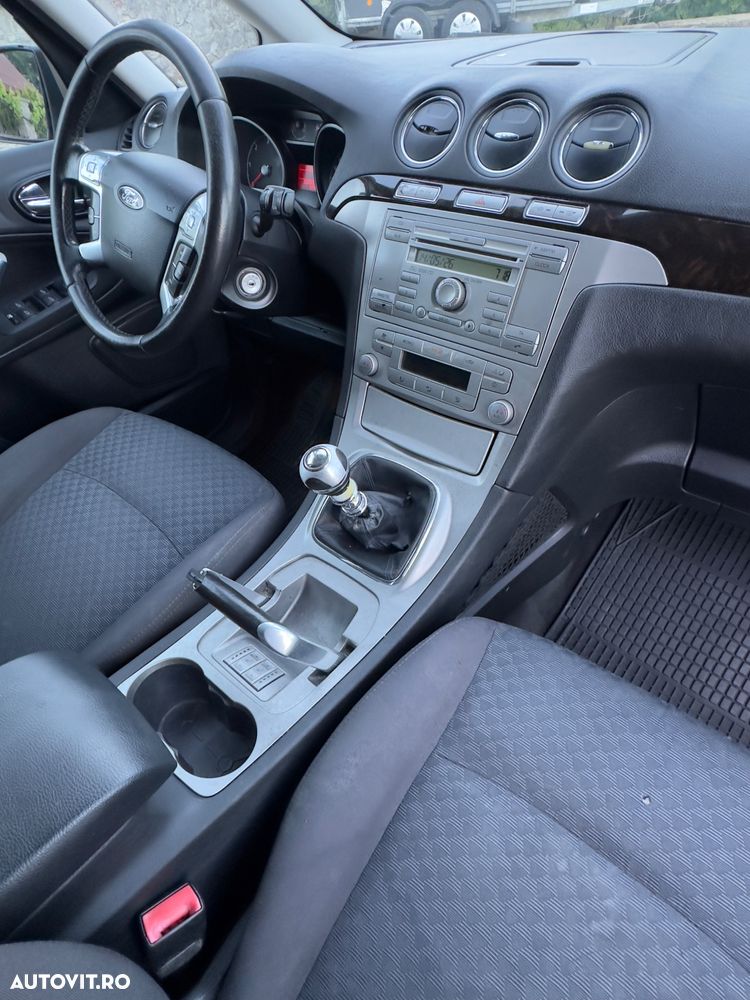 Ford Galaxy 2.0 TDCi DPF Ghia - 14