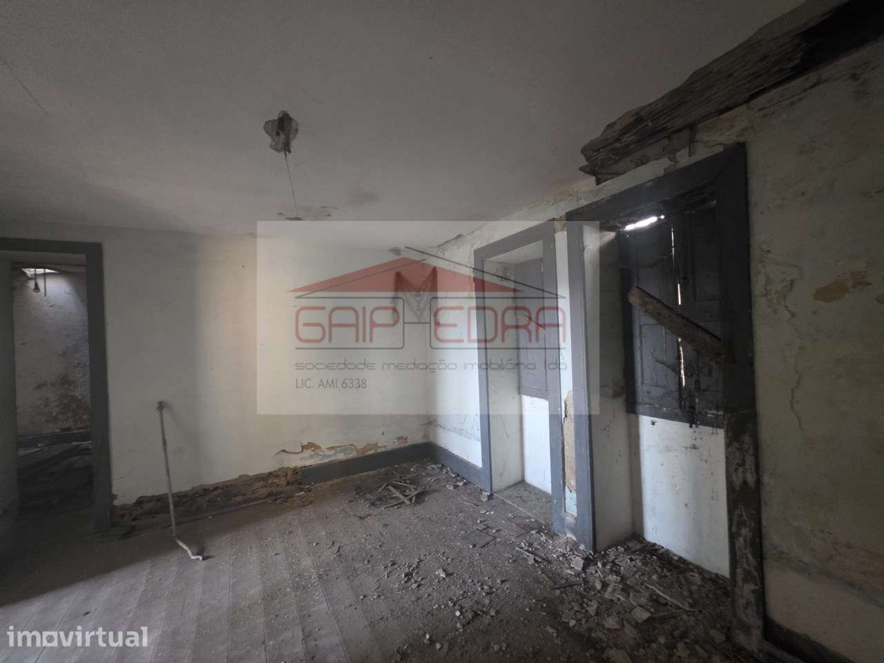 Moradia térrea com terreno 140 000 € em Esmoriz para restauro - Grande imagem: 5/16