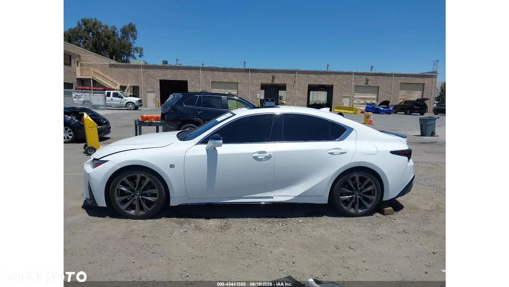 Lexus IS - 7