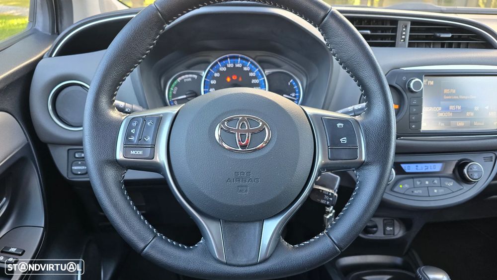 Toyota Yaris 1.5 HSD Comfort +P.Style+P.Techno - 46