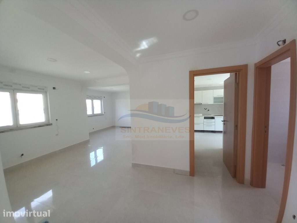 Moradia T5 Totalmente Remodelada, em Foros Amora, Com Terraço Gener... - Grande imagem: 5/60