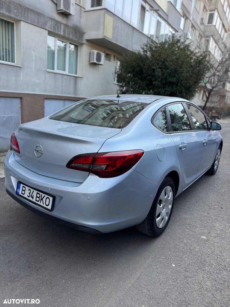 Opel Astra 1.4 ECOTEC Essentia - 3