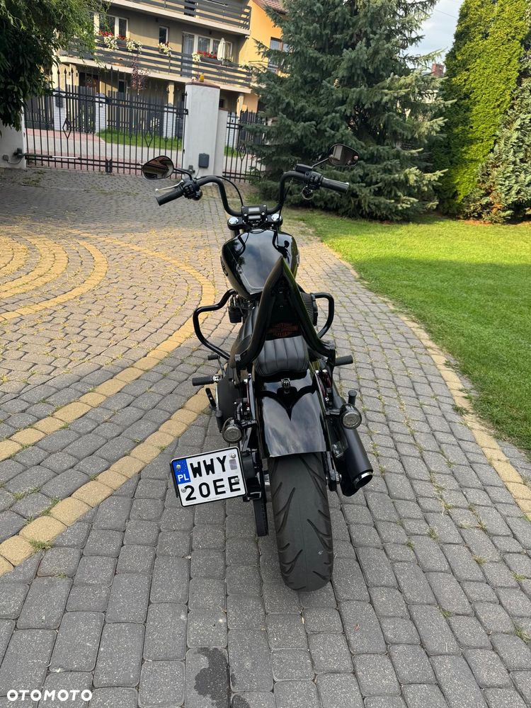 Harley-Davidson Softail Street Bob - 2