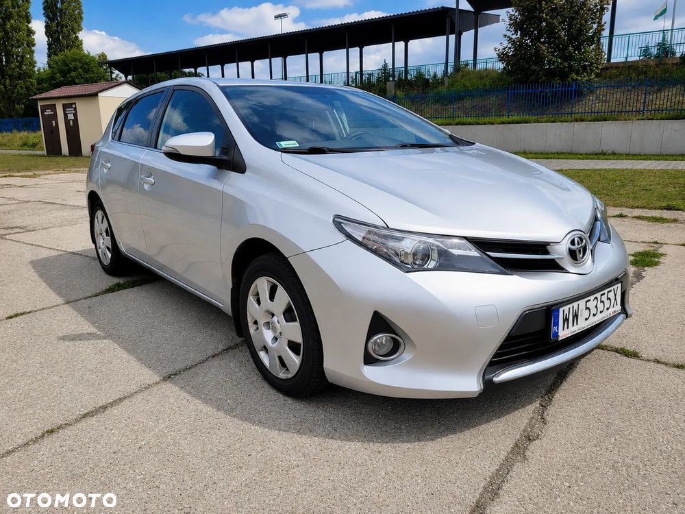 Toyota Auris 1.6 Premium - 2