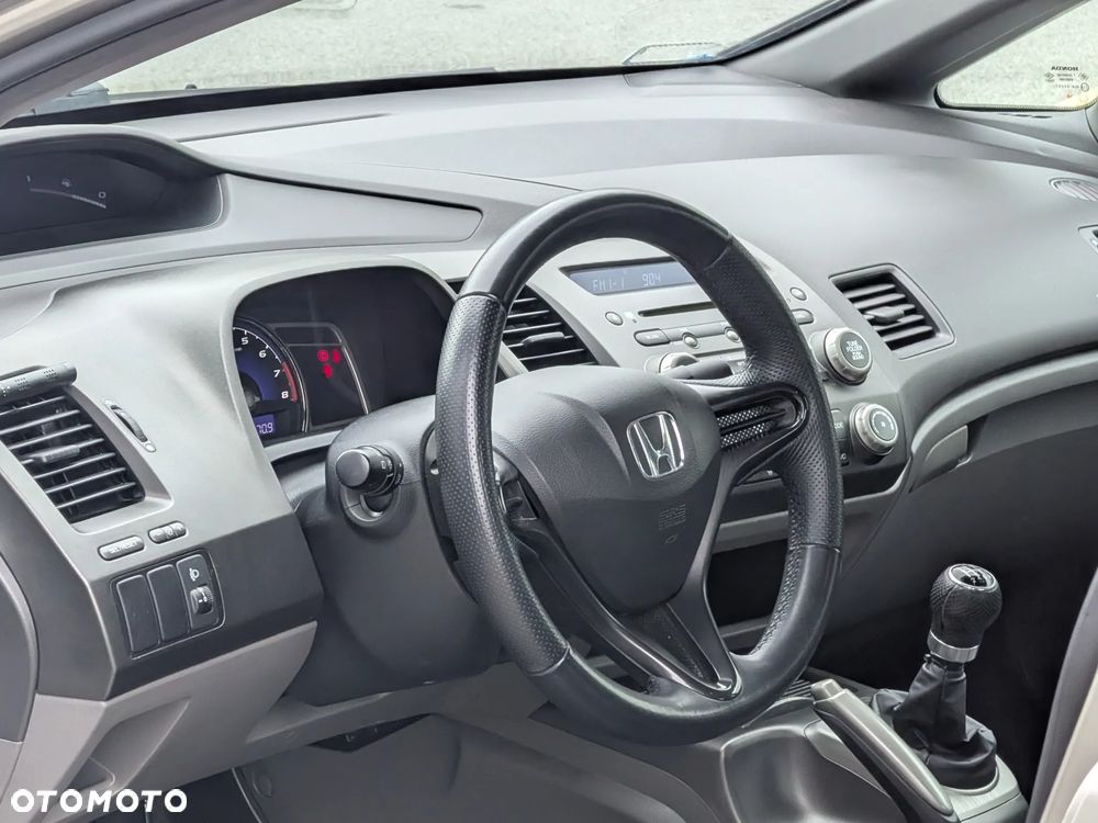 Honda Civic 1.8 Comfort - 11