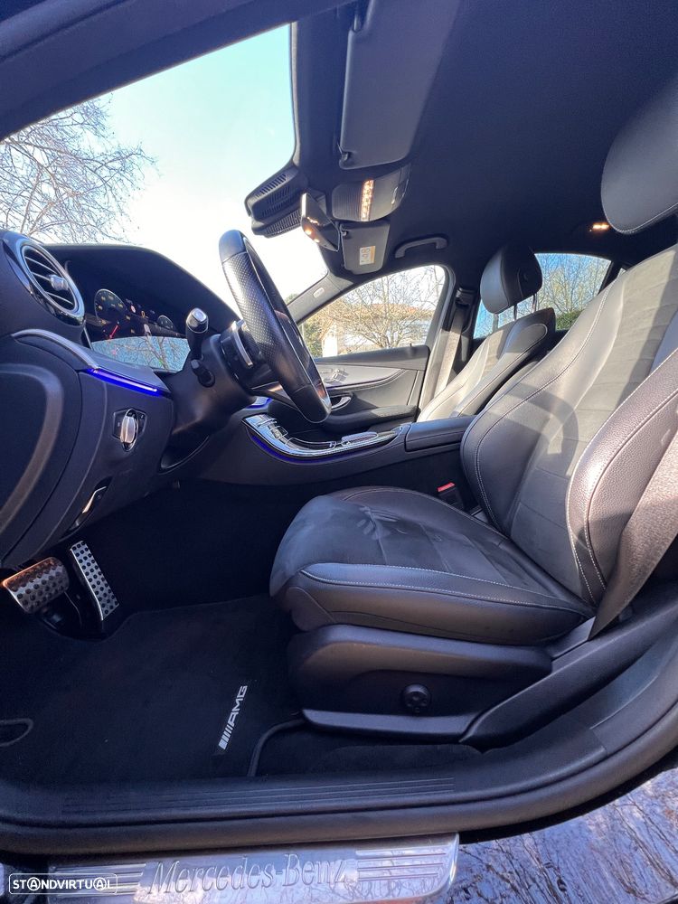 Mercedes-Benz E 300 de 4Matic 9G-TRONIC AMG Line - 11