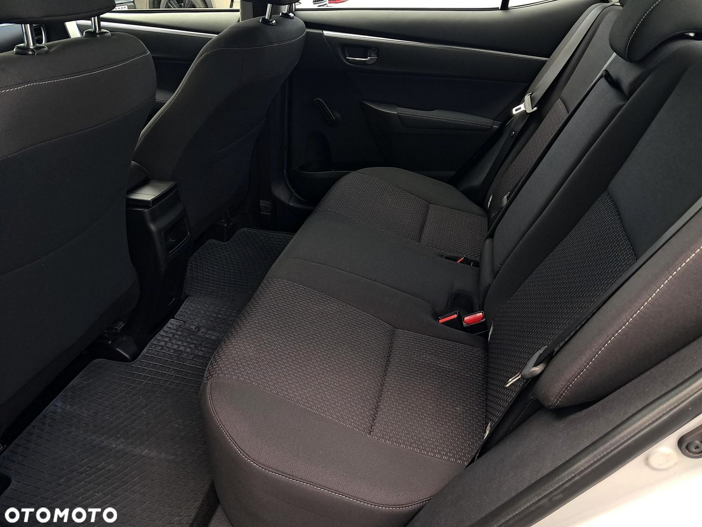 Toyota Corolla 1.6 Premium EU6 - 13