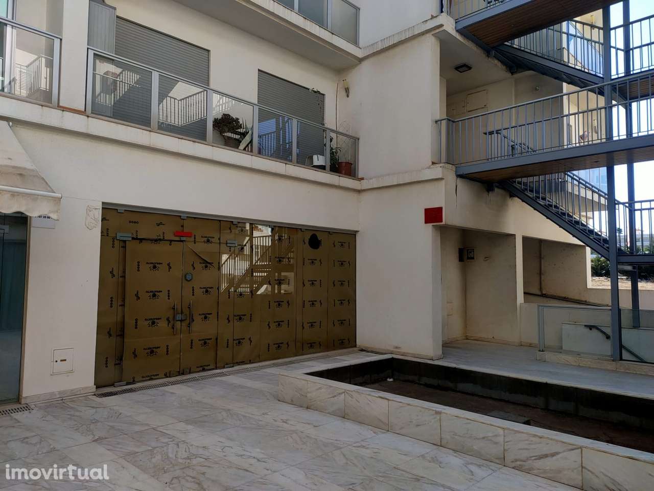 Loja com 166.12 m2 em Guia, Albufeira - Grande imagem: 4/14