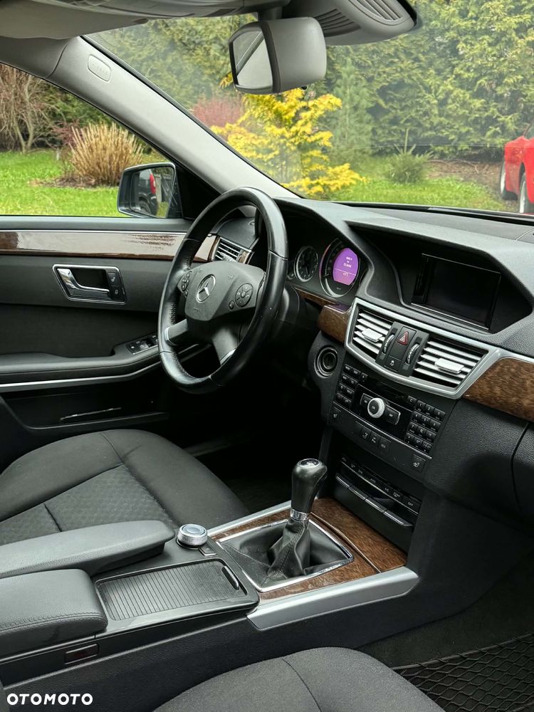Mercedes-Benz Klasa E 200 CGI BlueEffICIENCY - 7