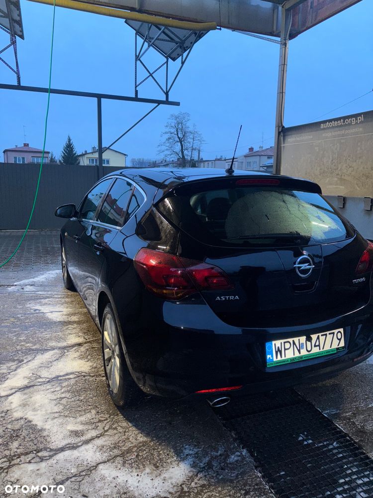 Opel Astra IV 1.4 T Cosmo - 3