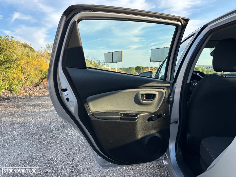 Toyota Yaris 1.5 HSD Sport+P.Techno - 31
