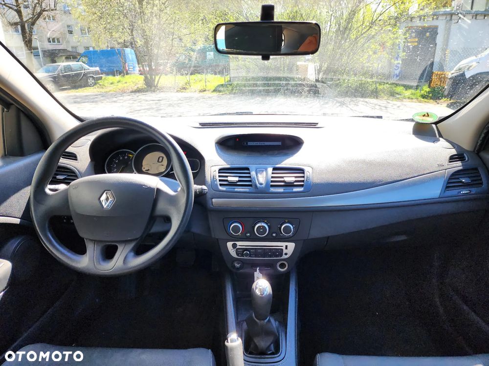 Renault Megane 1.6 16V 100 J'taime - 8