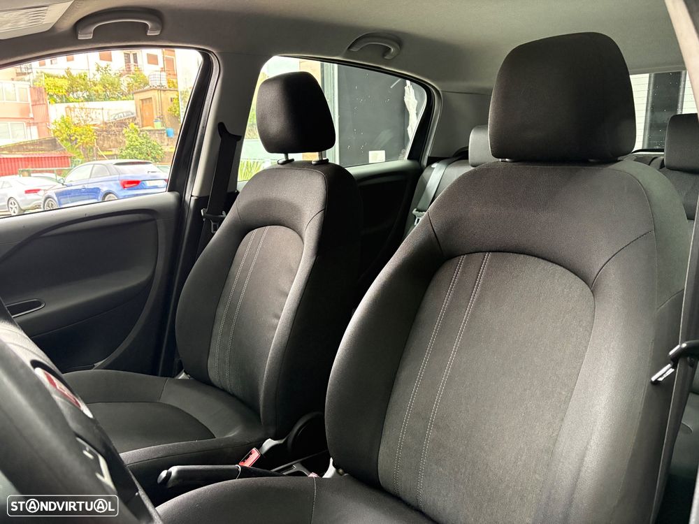 Fiat Grande Punto - 32