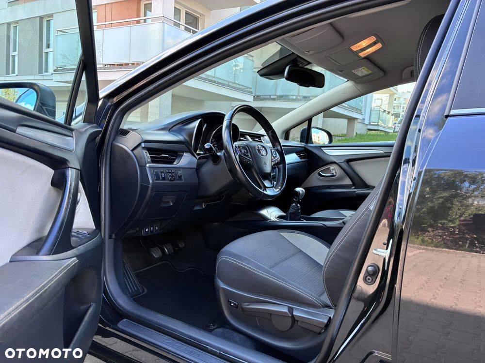 Toyota Avensis 2.0 D-4D Premium - 14