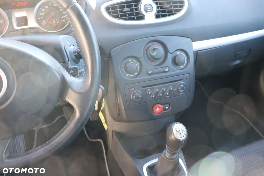 Renault Clio - 16
