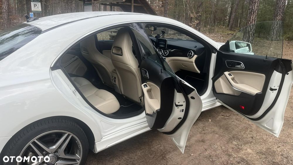 Mercedes-Benz CLA 250 4-Matic - 6