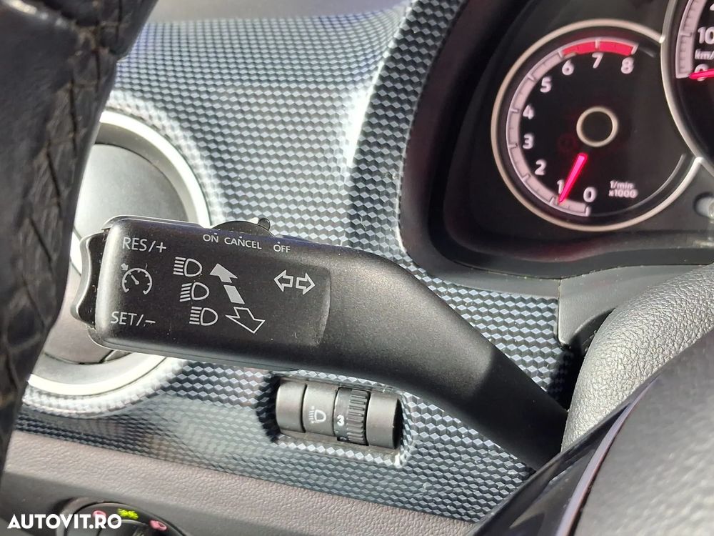 Volkswagen up! 1.0 High - 14