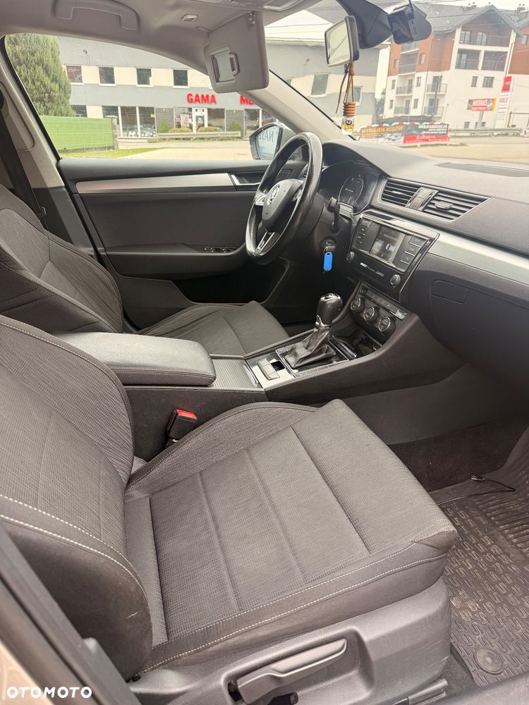 Skoda Superb 2.0 TDI Ambition DSG - 24