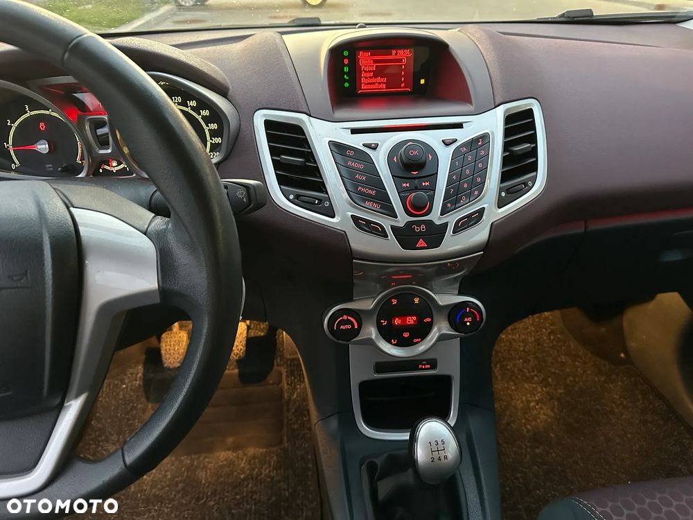 Ford Fiesta 1.4 Titanium - 28