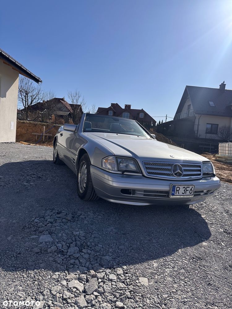 Mercedes-Benz SL - 25