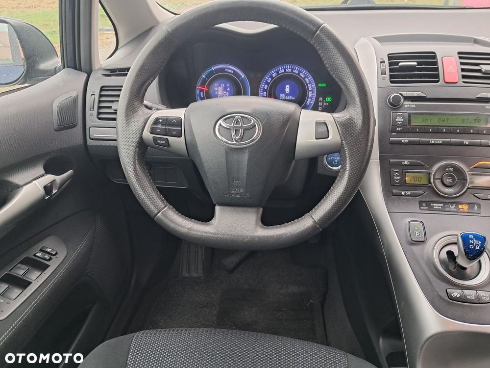 Toyota Auris - 16