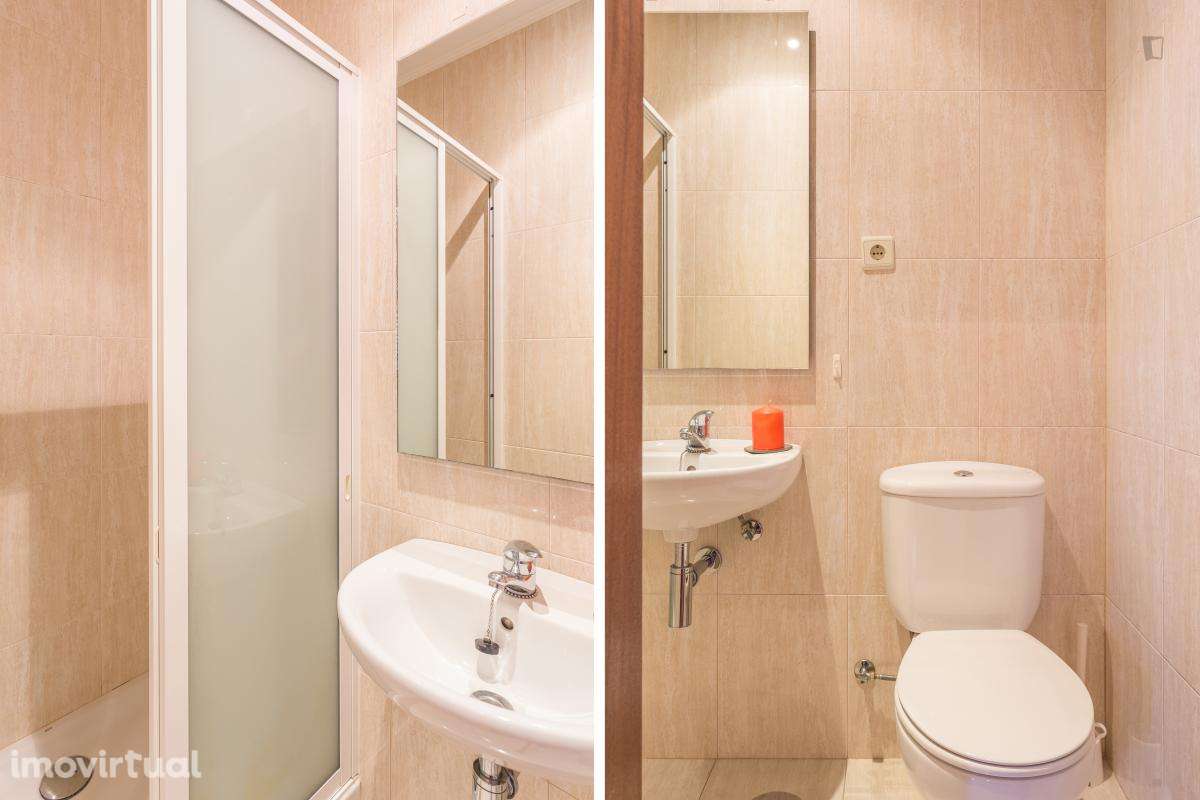 Quarto - localizado em Paranhos Porto - Grande imagem: 2/24