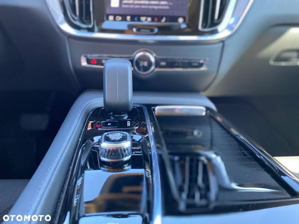 Volvo V60 T6 Plug-in Hybrid AWD Plus Bright - 39