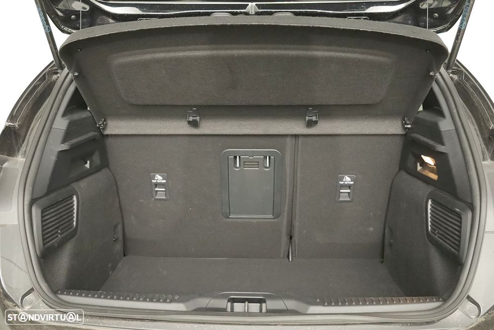 Ford Focus 1.0 EcoBoost MHEV ST-Line X - 22