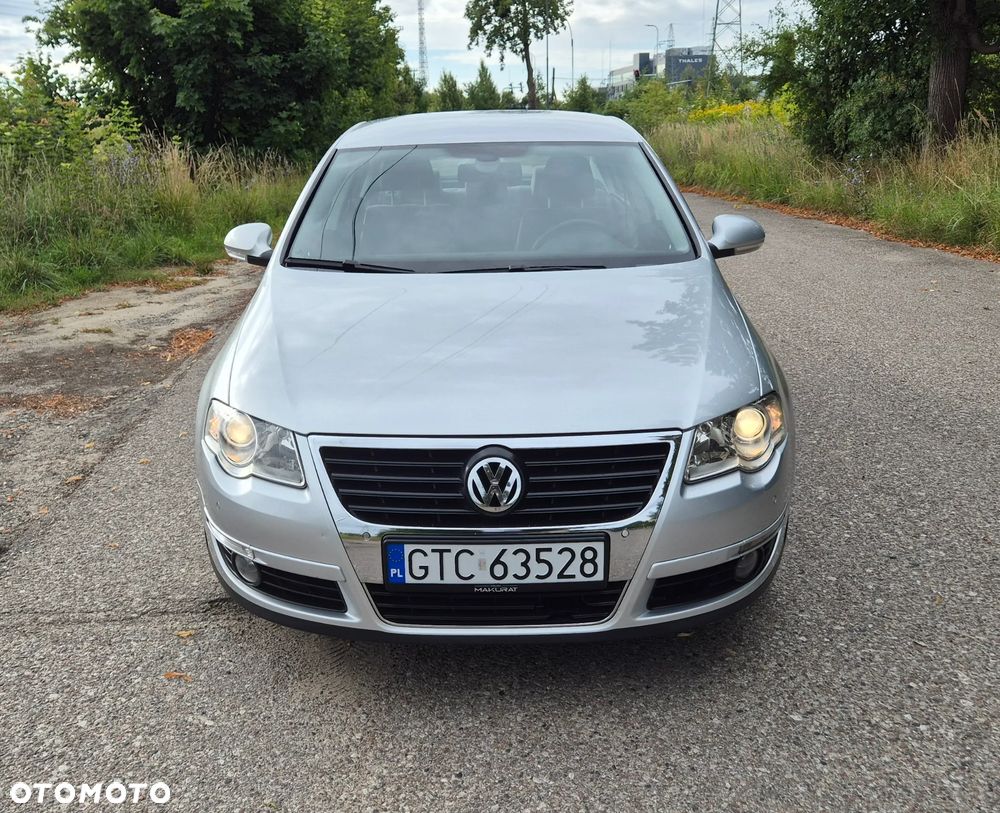 Volkswagen Passat 2.0 FSI Comfortline - 2