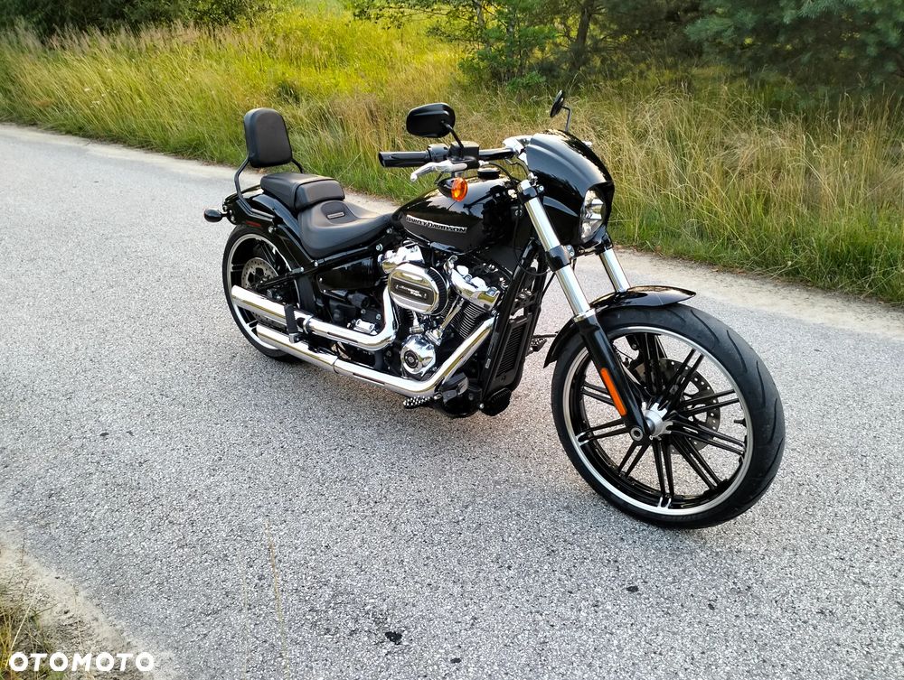 Harley-Davidson Softail Breakout - 10