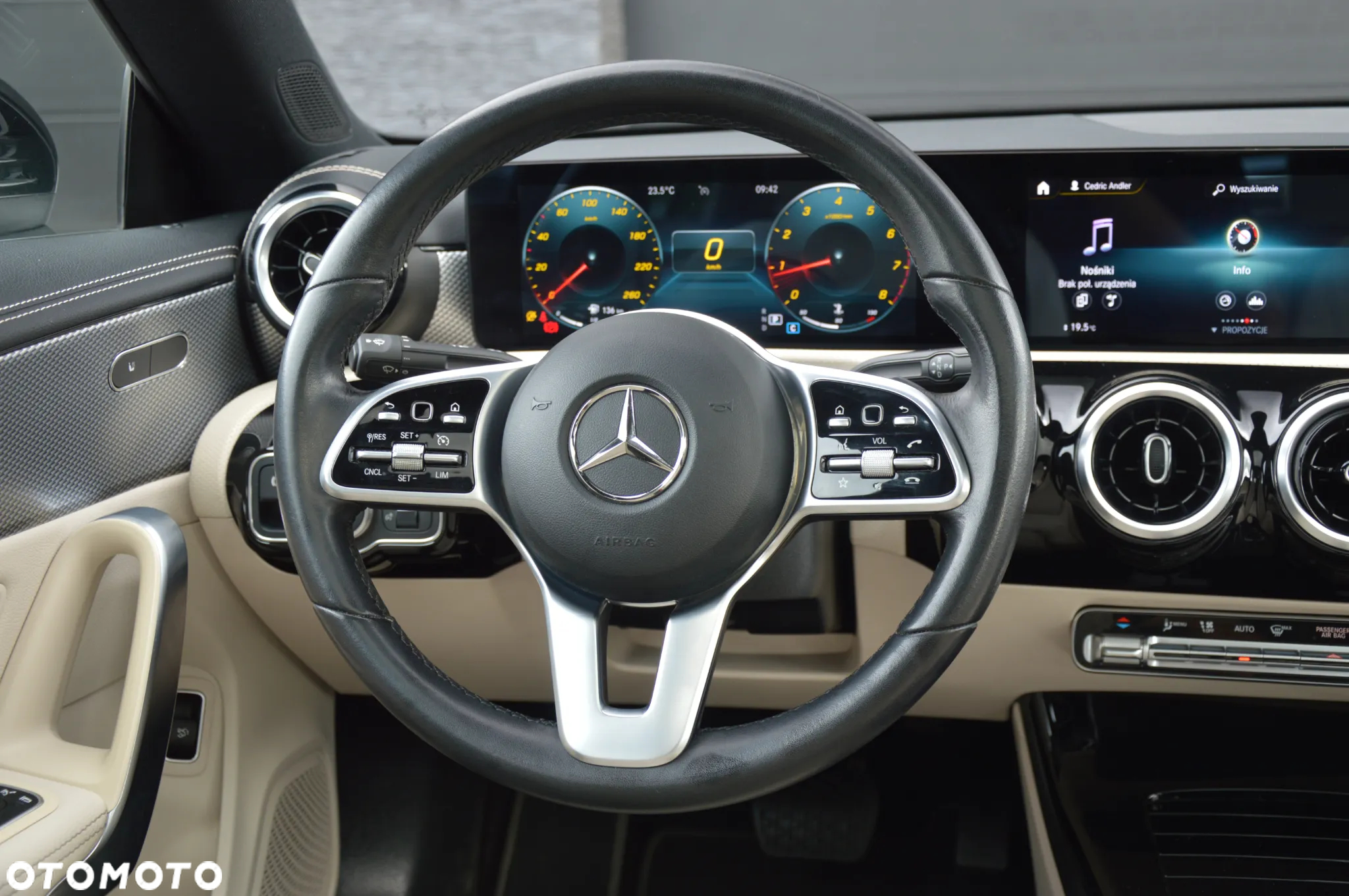 Mercedes-Benz CLA 180 7G-DCT Progressive Line Advanced - 24