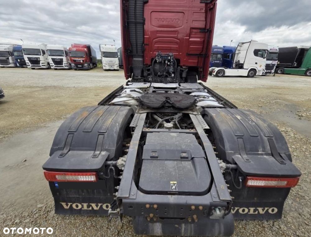 Volvo FH 500 XXL TELEWIZOR / KSENONY / FULL SPOJLERY / LAKIER METALIK / DŁUGA RAMA AKUMULATORY Z TYŁU / LAMPY LED / NAJWIĘKSZA KABINA XXL z TV / 2017 ROK !! - 16