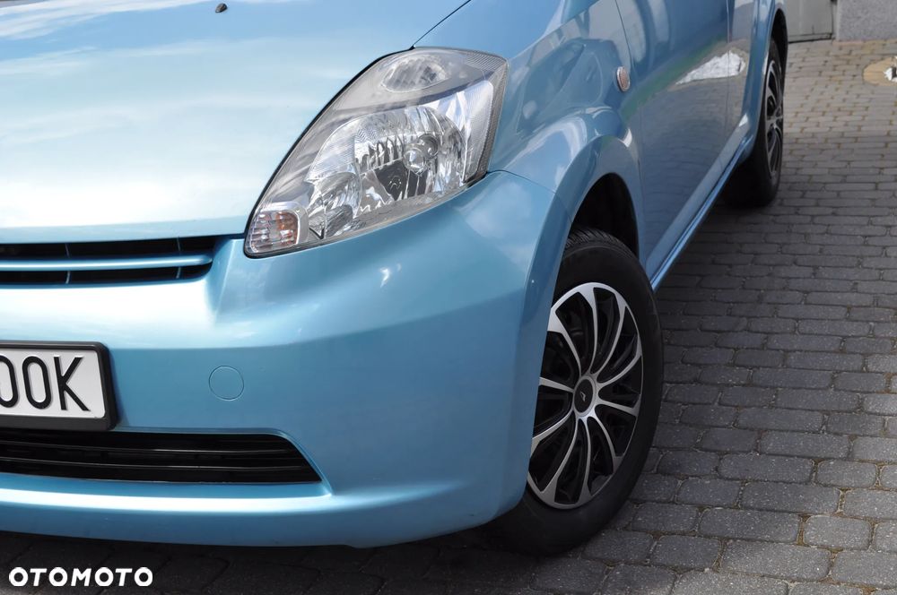 Daihatsu Sirion 1.0 CooLine - 1