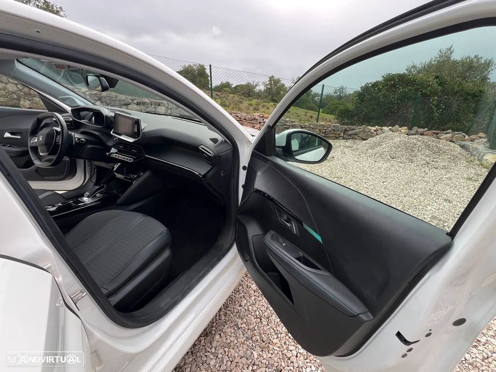 Peugeot 208 1.2 PureTech Allure EAT8 - 21