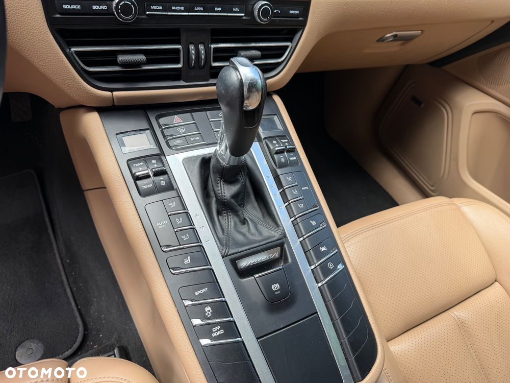 Porsche Macan - 26