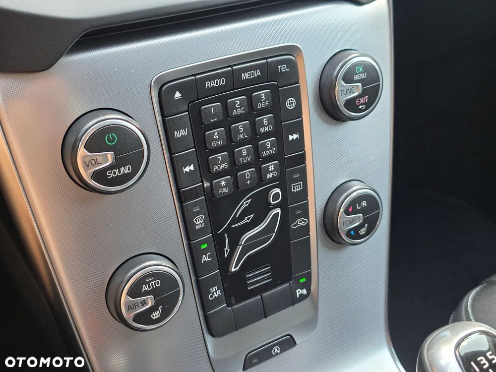 Volvo V40 D3 Momentum - 21
