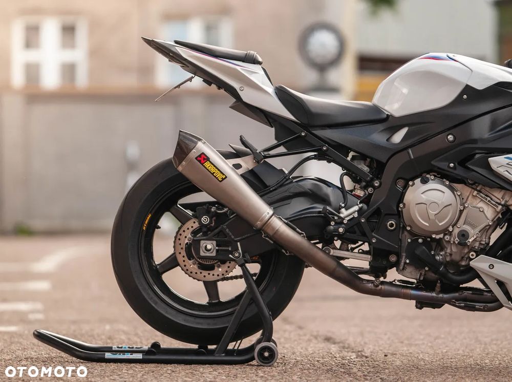 BMW S - 4